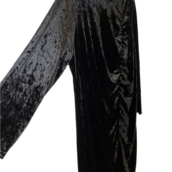 Future Collective Black Crushed Velvet Midi Length Dress Size: 4X - Picture 6 of 8